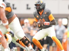 Faizon Brandon jogará hoje contra o Arkansas? Atualizações sobre lesões no futebol do Tennessee