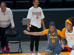 O basquete Lady Vols está realizando treinos abertos antes do jogo de futebol americano Tennessee-Alabama