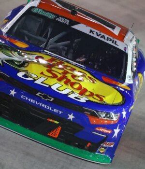 https3A2F2Fmedia.zenfs_.com2Fen2Flead_lap_racing_1382F1697faee8217ca09081b4302d9d89096.jpg