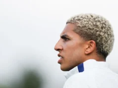 Lewis foi convocado para a seleção inglesa