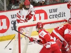 O hóquei feminino de Wisconsin sobreviveu ao desafio com um grande teste no estado de Ohio a seguir