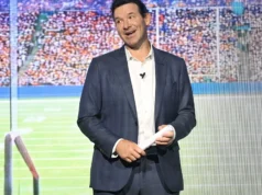 Tony Romo estava em uma aula como comentarista da NFL, a carta