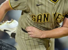 Os Padres anunciaram Robbie Ray como titular do jogo 1 contra os Brewers