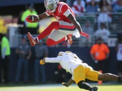 Chambliss é responsável por 4 touchdowns na vitória do número 9 do Mississippi sobre o número 13 do Missouri por 31-3