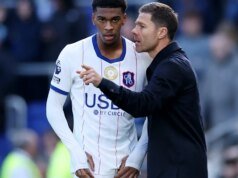 Xabi Alonso reage à vitória do técnico do Chelsea no Everton, Emiliano Martinez lesionado