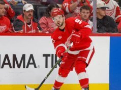 Os Red Wings assinaram com Alex DeBrincat um contrato de 7 anos no valor de US$ 13 milhões por ano