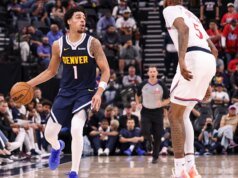 Julian Stother, do Nuggets, deixou o jogo com uma lesão no joelho que parecia feia