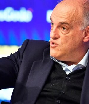 https3A2F2Fmedia.zenfs_.com2Fen2Fonefootball_articles_8022Feff57d2fbc71a033d8841b1afd587e28.jpg