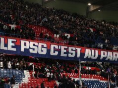 Ultras do PSG deixaram o estádio após retirar a bandeira