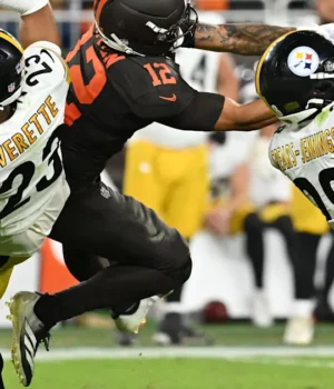 https3A2F2Fmedia.zenfs_.com2Fen2Fpittsburgh_steelers_wire_usa_today_sports_articles_1642F37ac49.webp