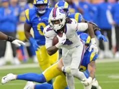 James Cook encontrou a end zone, dando ao Bills uma vantagem de 13-7
