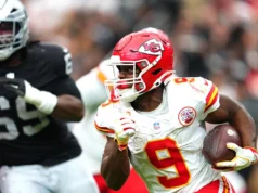 Kenneth Walker corrida TD de 76 jardas, Chiefs vencendo 17-13