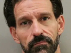Ex-técnico de futebol americano do Texas é preso por acusações de sexo infantil