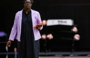As táticas do GM das Valquírias já chocaram o mundo da WNBA. Agora está com medo de seu elenco final