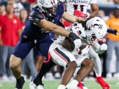 O futebol do Arizona derrotou Cincinnati na estreia em casa dos 12 grandes