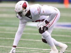 Notícias do Arizona Cardinals: Os Cardinals deveriam trocar Josh Sweat?