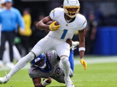 Relatório de lesão do Chargers: Quentin Johnston, Darwin Hames eliminados contra Broncos