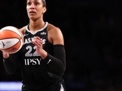 Com cinco prêmios gerais e três consecutivos de MVP da WNBA, a grandeza de todos os tempos de A’ja Wilson se torna ainda mais inegável.