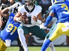 O jogo Eagles-Rams está ao vivo em qual canal hoje? Streaming, programação de TV da NFL