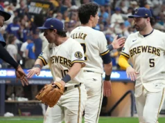 Equipamento dos campeões da Liga Nacional de Milwaukee Brewers 2026: camisas de vestiário, onde comprar roupas da World Series