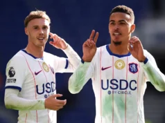 Morgan Rodgers evitou o cartão vermelho antes de Pedro Neto demitir o Chelsea na vitória fora de casa