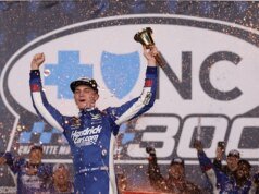 Uma investida tardia em Charlotte deu a Corey Day sua segunda vitória consecutiva na NASCAR O’Reilly Chase