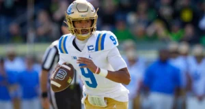 A rival da USC, UCLA, perdeu o quarterback titular Niko Imaleva na temporada