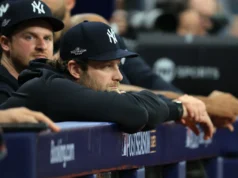 Quatro erros enterraram os Yankees quando os Rays levaram a vantagem de 2 a 0 do ALDS para o Bronx.