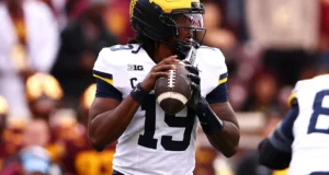 Kyle Whittingham: Michigan enfrenta ‘decisão difícil’ no ataque