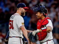 NLDS: Os Braves voltam para casa para o jogo 3 contra os Dodgers com a divisão da série