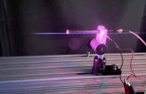 Cientistas criaram uma antena laser semelhante a um sabre de luz que transmite ondas de rádio