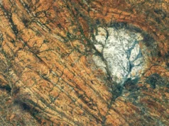 NASA detectou um enorme pedaço de rocha parecida com a lua na Terra