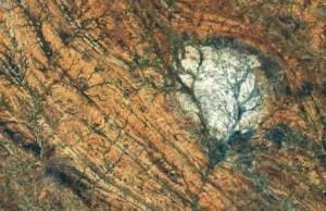 NASA detectou um enorme pedaço de rocha parecida com a lua na Terra