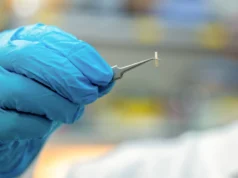 Cientistas criaram um pequeno dispositivo que pode controlar seus nervos para tratar dores crônicas